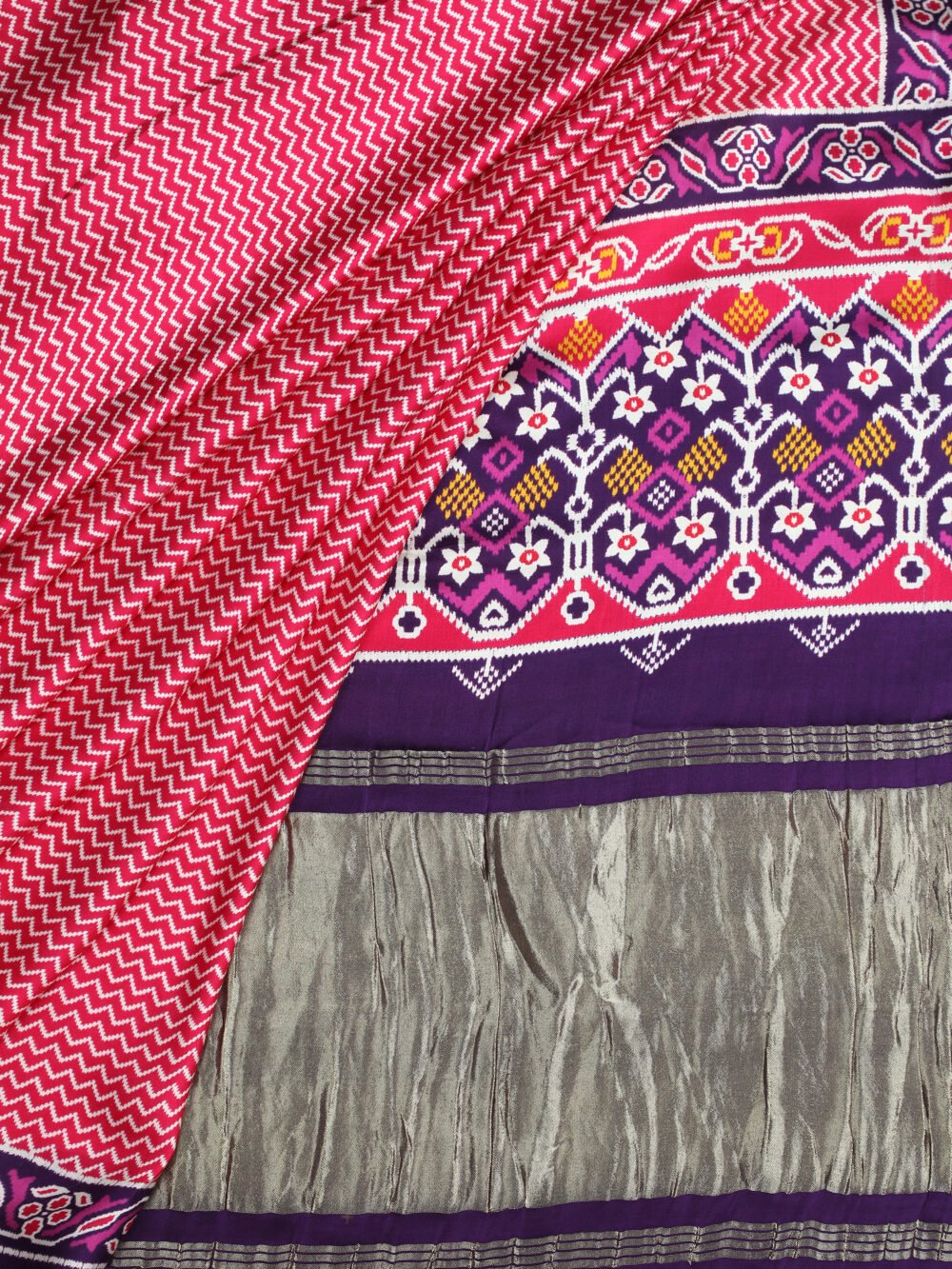 PURPLE & RANI IKKAT LEHRIYA SAREE WITH TISSUE PALLU - Image 2
