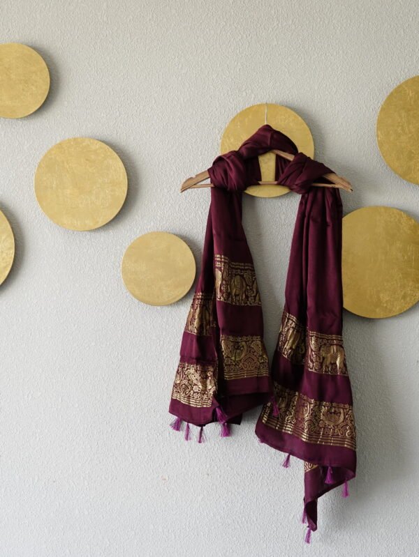 WINE PURPLE PLAIN DYED NAKSHI BORDER DUPATTA