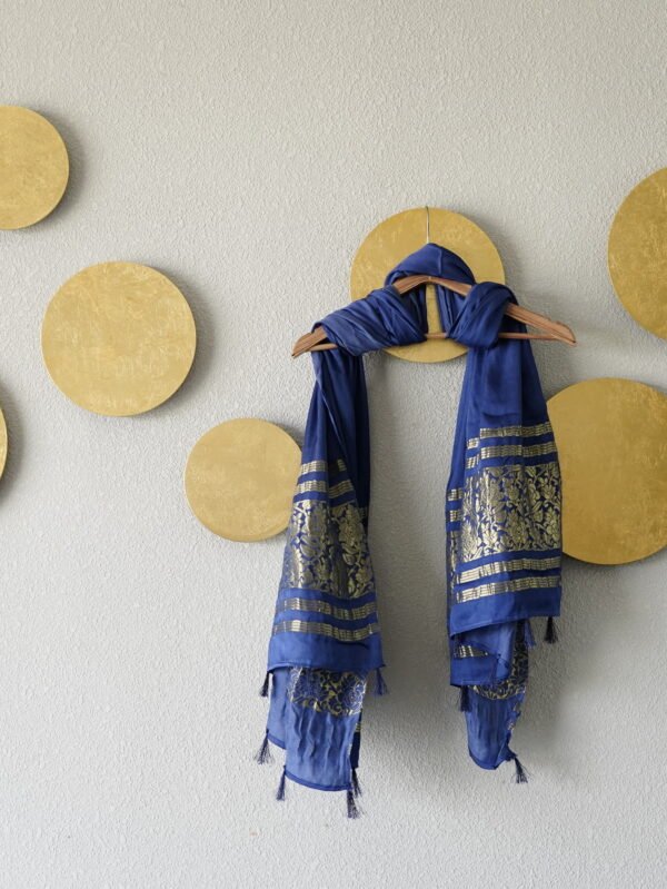 BLUE PLAIN DYED NAKSHI BORDER DUPATTA