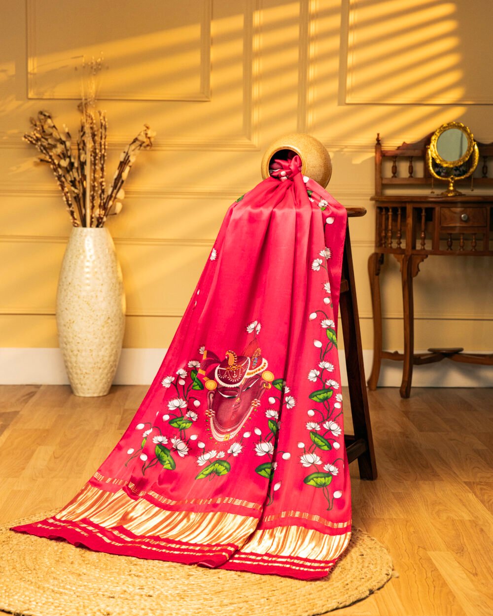 Rani Shrinathji Pichwai With Lotus Print Dupatta